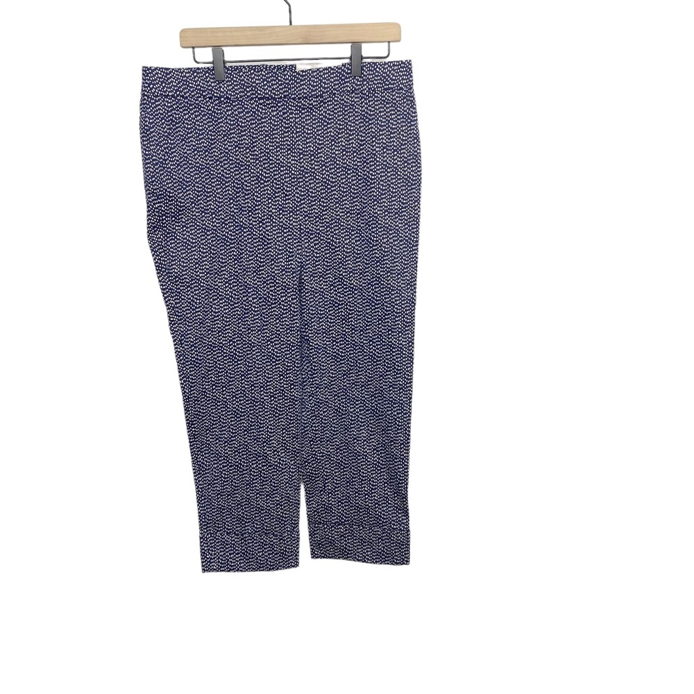 Chicos Secret Stretch Raindrop-Print Straight-Leg Cuffed Crops size 12 NWT - Picture 7 of 9